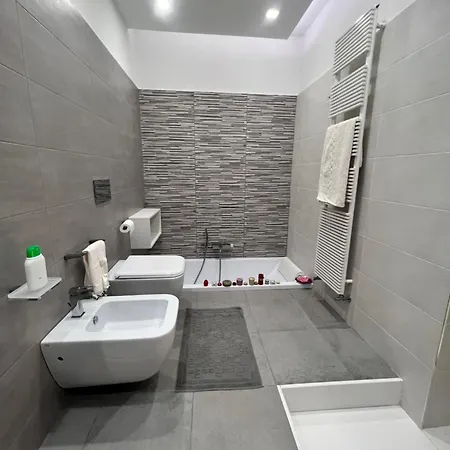 Raroom Luxury R-aparthotel Apartamento 4*